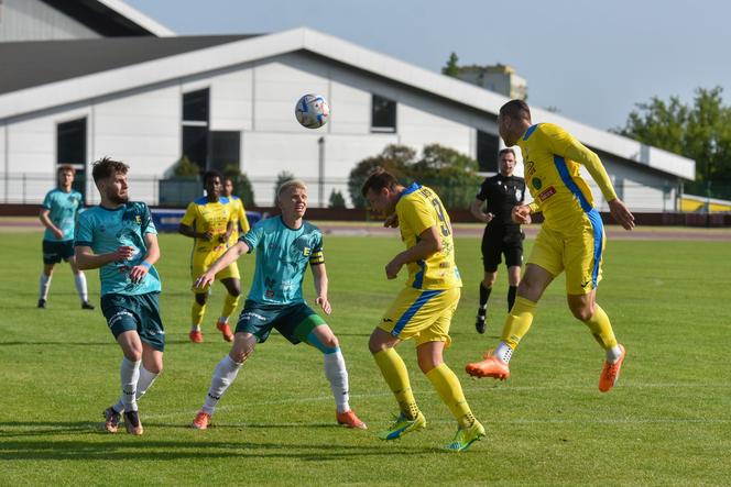 FAF Elana Toruń - Tłuchovia Tłuchowo 4:0, "Żółto-Niebiescy" wciąż na fali