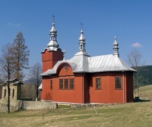 To unikatowa wieś na mapie Małopolski. Znajduje się w niej cerkiew postawiona przez Francuza