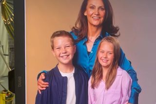 M jak miłość nowy sezon sesja zdjęciowa. Aleksandra (Małgorzata Pieczyńska), Maja (Laura Jankowska), Szymek (Staś Szczypiński)