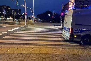 Miejski autobus potrącił pieszą na Gocławiu. Poszkodowana trafiła do szpitala