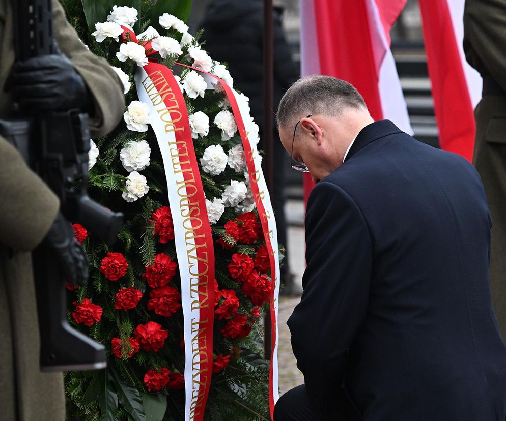 Warszawa. Prezydent Andrzej Duda złożył wieńce przed pomnikami Ojców Niepodległości