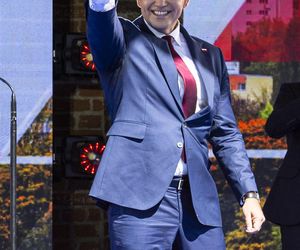 Iskrzy między Donaldem Tuskiem a Karolem Nawrockim