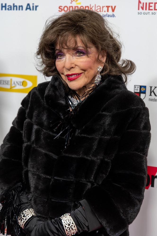 Tak dziś wygląda Joan Collins. Serialowa Alexis z "Dynastii" wygląda na 91 lat?