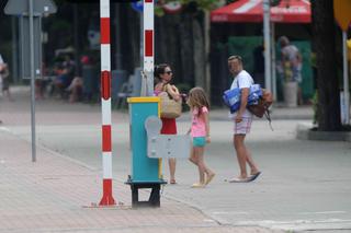 Kaczyńska z nieznajomym smaży się na plaży