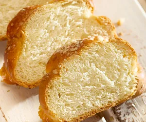 Chałka białkowa. Bez glutenu i laktozy, a smakuje jak tradycyjna