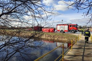 Małżeństwo znalazło ciało 41-latka! Przyjechał do pracy z innego województwa. Tragedia nad zalewem