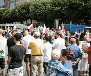 Manifestacja pod hasłem Sto nielegalnej imigracji w Lesznie