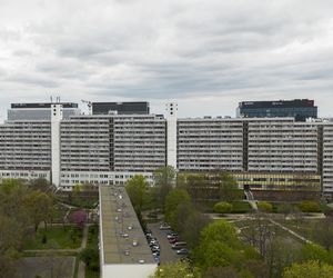 Titanic w centrum Wrocławia. Szesnastopiętrowy galeriowiec przy Powstańców Śląskich to jeden z największych molochów we Wrocławiu