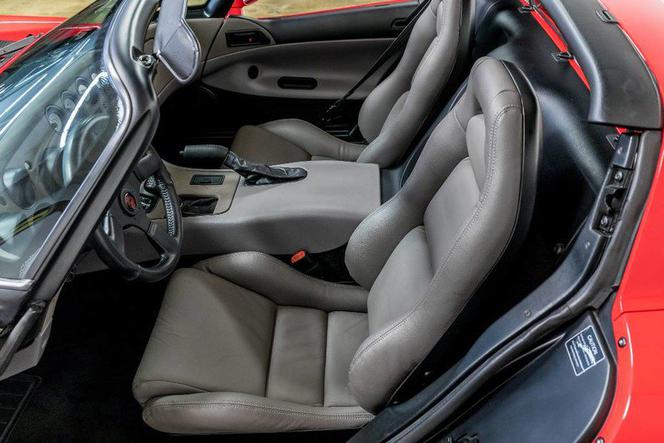 Dodge Viper z przebiegiem 34 mil