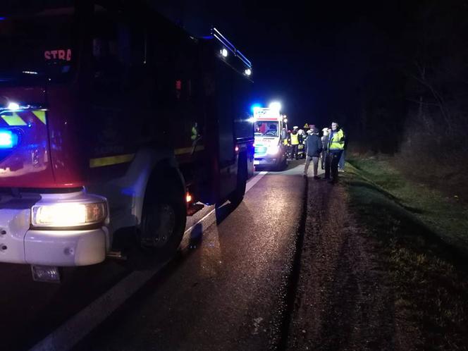 Poważny wypadek na trasie Kraków - Olkusz. Dwójka rannych, lądował śmigłowiec LPR