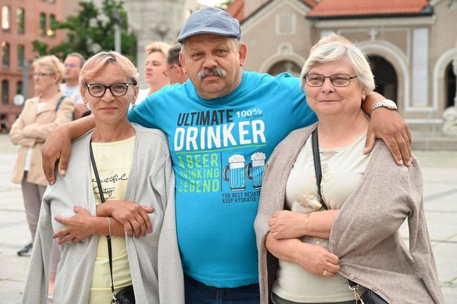 Ruda Śląska tańczy jak dawniej. Międzypokoleniowa potańcówka na rynku porwała tłumy