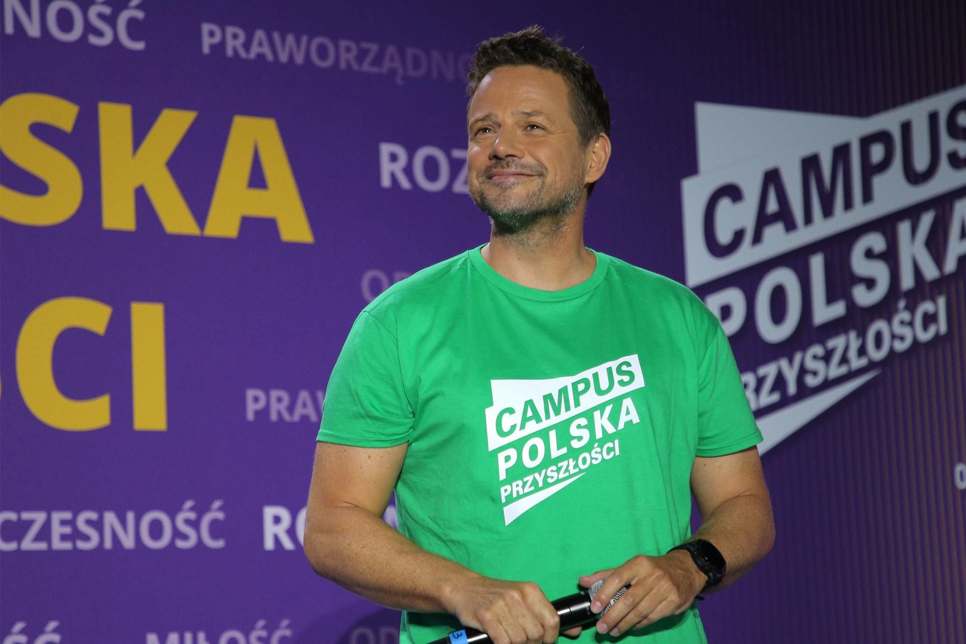 Trzaskowski heavy  scolded by everyone. It came to the cancellation of Campus