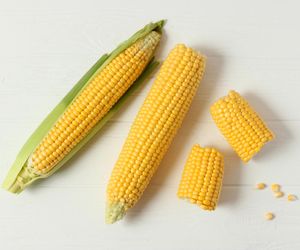 Gotowanie kukurydzy  w kolbach. Prosty i pyszny sposób na przekąskę