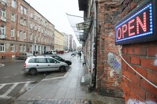 Zdaniem wielu to najbardziej niebezpieczna ulica w Warszawie. Jaką historię skrywa?