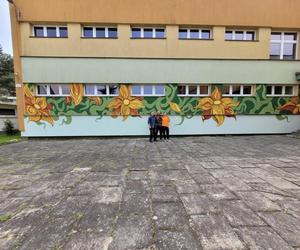 Ekologiczny mural na ścianie ZS nr 1 w Pszczynie 