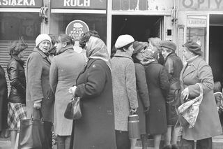 Życie na kartki, czyli jak wyglądała codzienność w PRL-u