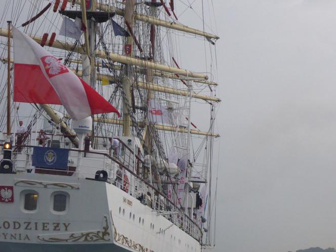 „Dar Młodzieży” w drodze do Singapuru
