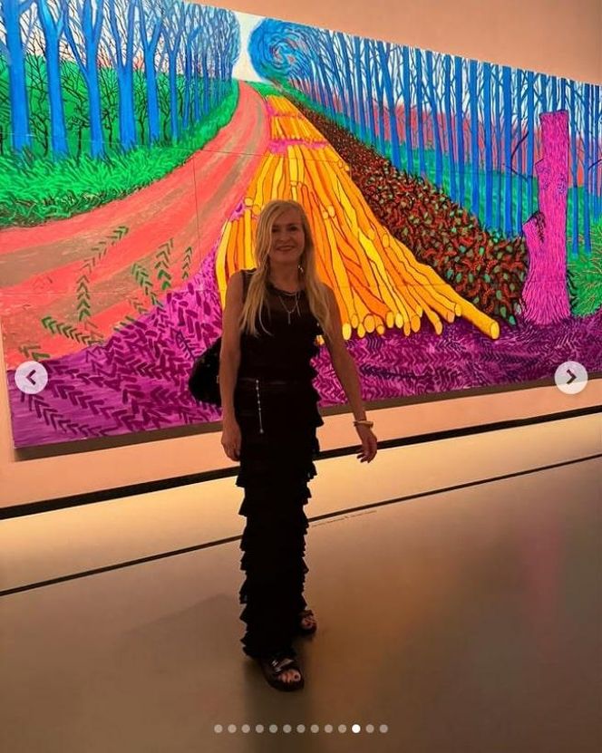 Monika Olejnik pręży biust w wydekoltowanej sukni. Co za sylwetka!