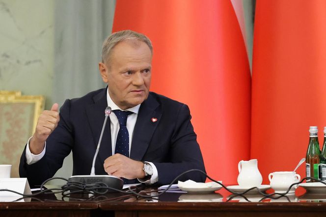 Iskrzy między Donaldem Tuskiem a Karolem Nawrockim