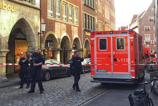 Niemcy. Samochód wjechał w tłum w Münster. Wiadomo, kim był sprawca zdarzenia RELACJA [ZDJĘCIA]