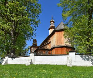 To jedna z najciekawszych małopolskich wsi. Jej ozdobą jest szlachecki dwór 