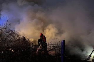 Tragiczny pożar w Zegrzu. Spłonął cały budynek. Jedna osoba nie żyje