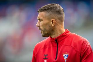 Lukas Podolski wymierzył cios w kibiców Legii po zwycięstwie Górnika! Ogromne zamieszanie