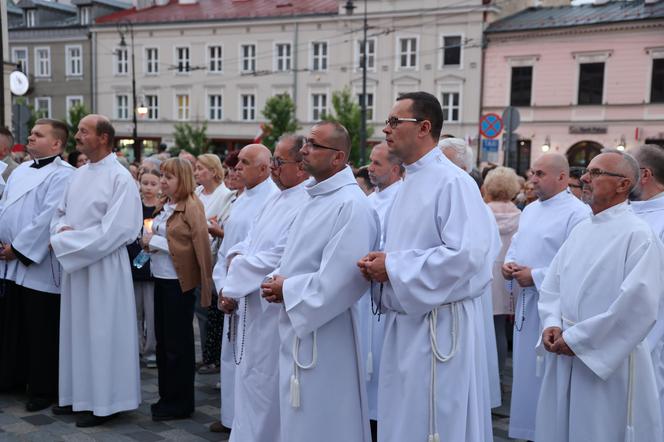 75 lat temu obraz Matki Boskiej w Lublinie zapłakał. Wierni uczcili rocznicę „Cudu lubelskiego” procesją różańcową