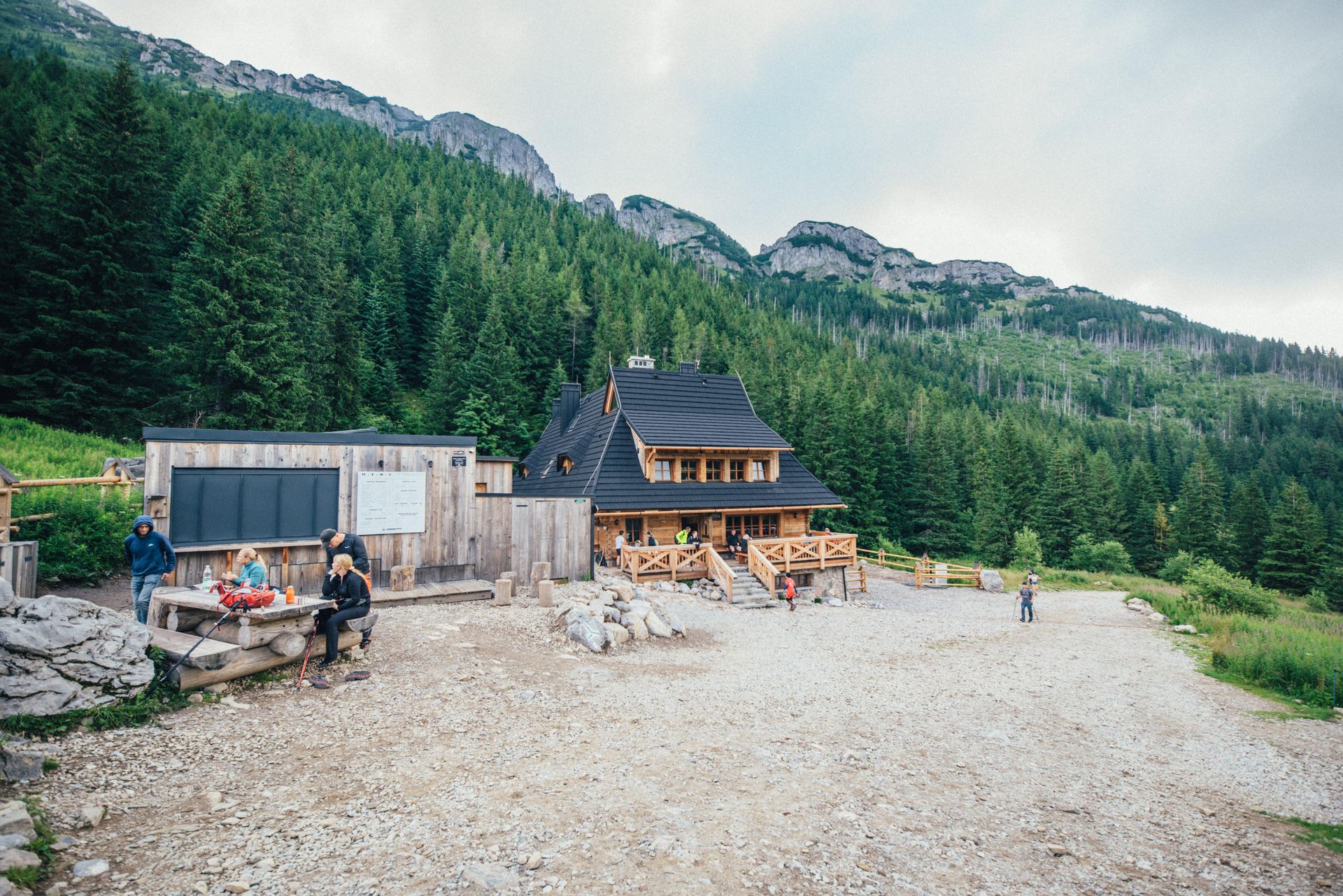 Schronisko PTTK na Hali Kondratowej