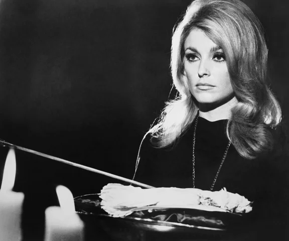 Sharon Tate: historia życia, kariery i śmierci aktorki, która mogła zostać ikoną kina. Kobieta zginęła z rąk sekty Mansona