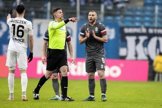 Niebywała historia w Poznaniu: VAR myślał, i myślał, i myślał… A co wy zrobilibyście w tej sytuacji? [WIDEO]
