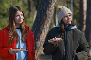 Barwy szczęścia, odc. 3223. koleżanki Emilki - Alina (Iga Czechowicz), Gośka (Natalia Skrzypek)