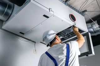 Wentylacja mechaniczna z rekuperacją – czy warto? Jakie są koszty wykonania?