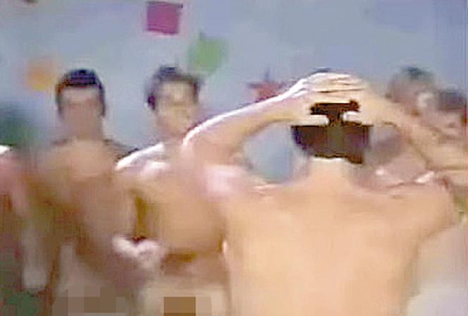 Filmy z golasami na stronie dzielnicy