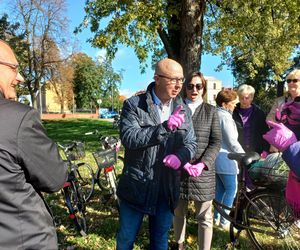 2 tysiące żonkili posadzono na Polu Nadziei w Lesznie. To symbol walki z rakiem