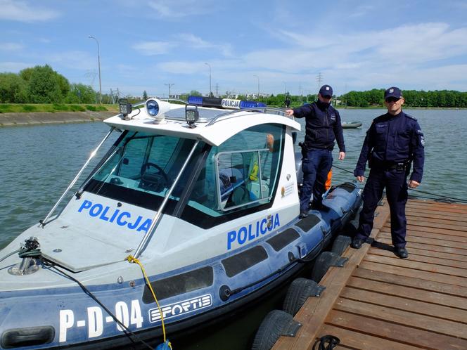 Zalew Zemborzycki pod czujnym okiem policjantów. Motorówka rozpędza się do 65 km/h