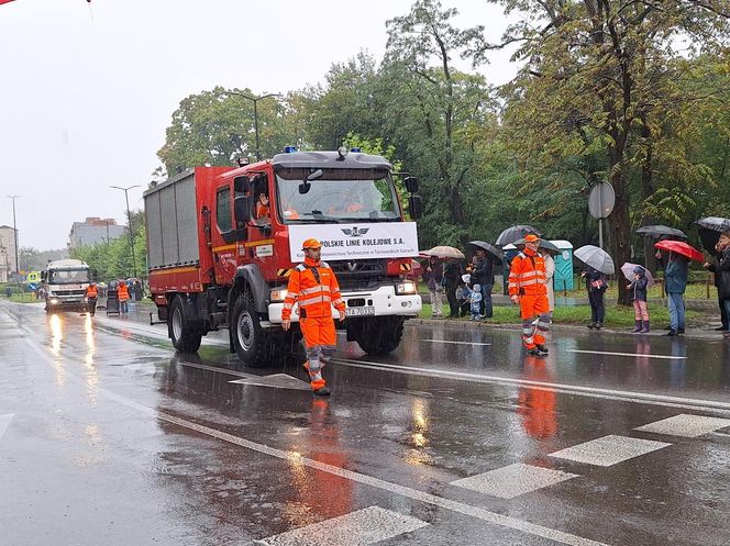 Pochód Gwarkowski 2025 w strugach deszczu