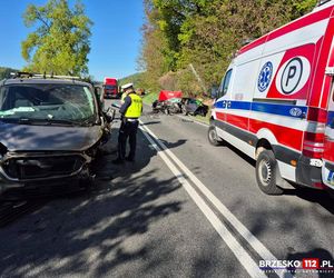 Poważny wypadek w Małopolsce. Wielu poszkodowanych. Droga zablokowana