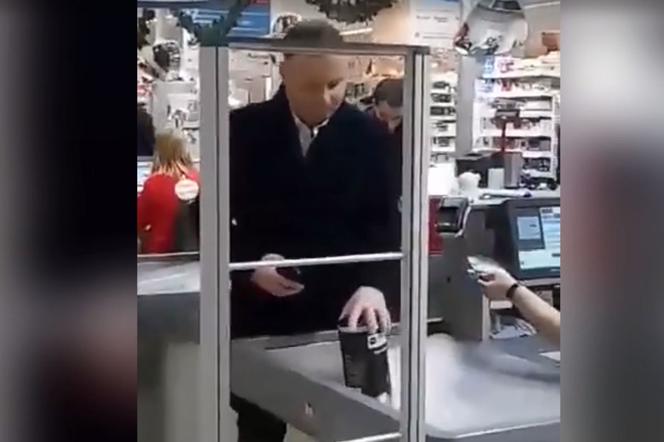  Ukrainiec nagrał Dudę w Auchan. NIEZNANY film z prezydentem podbija sieć [WIDEO]