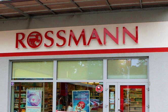 drogeria rossmann szyld