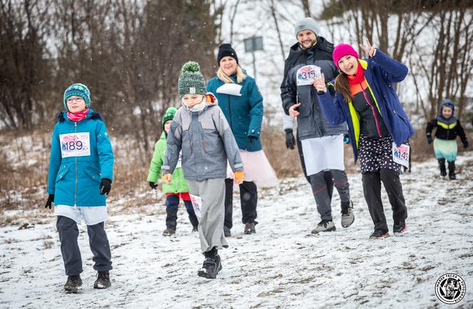 Bieg w spódnicach i sukienkach na Jurze