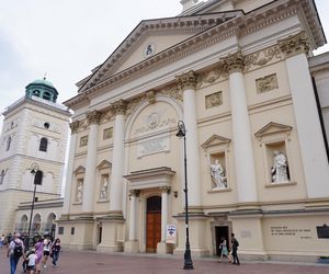 Kościół św. Anny na tyłach, którego jest tajemniczy ogród