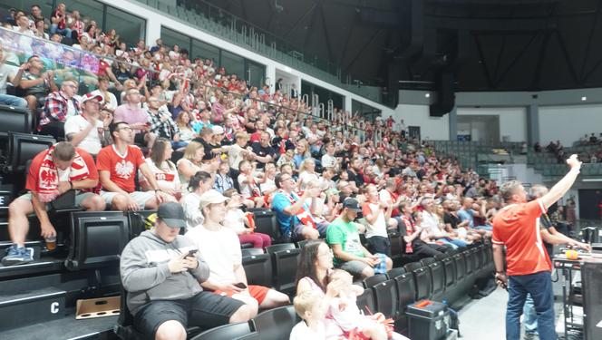 Euro 2024. Tysiące fanów piłki nożnej w Strefie Kibica w hali Urania. Zobacz zdjęcia