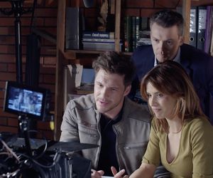 M jak miłość, po wakacjach. Kama (Michalina Sosna), Marcin (Mikołaj Roznerski), Jakub Karski (Krzysztof Kwiatkowski)