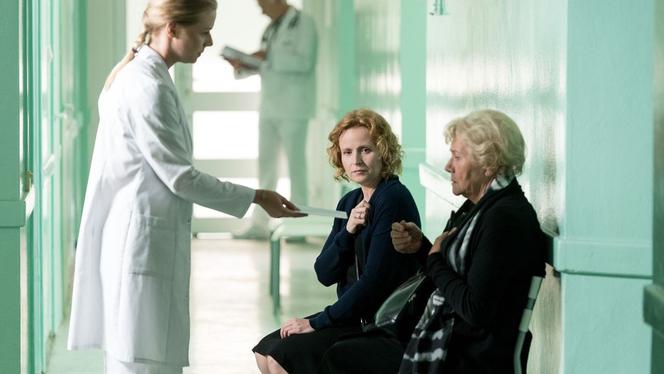 M jak miłość odcinek 1329, Barbara (Teresa Lipowska), Ewa (Dominika Kluźniak)