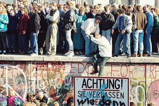 Minęło 35 lat od zjednoczenia Niemiec. Ekspert: do dziś widać podziały