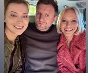 M jak miłość nowy sezon po wakacjach 2025. Dorota (Iwona Rejzner), Bartek (Arkadiusz Smoleński), Natalka (Dominika Suchecka) na planie