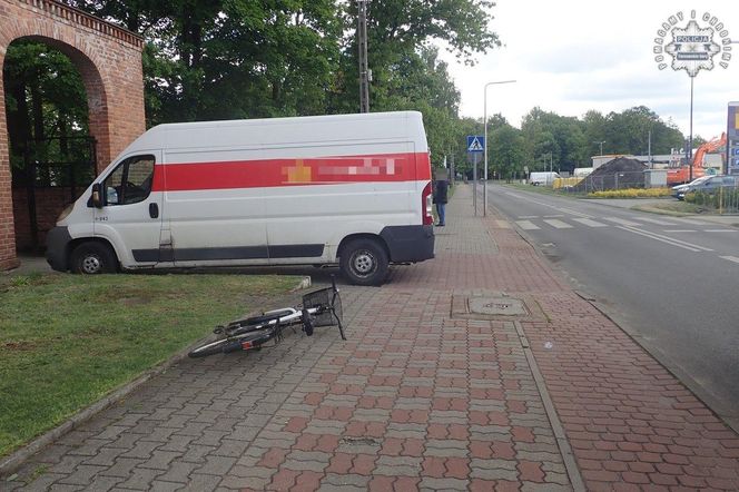 Potrącenie rowerzystki w Świerklańcu. Seniorka trafiła do szpitala