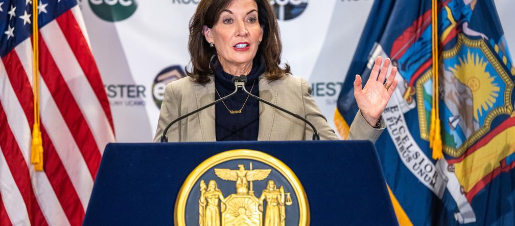 Nie chce, by urzędnicy dorabiali na boku