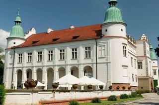 Mały Wawel to jeden z najpiękniejszych zamków w Polsce. Zobacz, jak wygląda rezydencja w Baranowie Sandomierskim [ZDJĘCIA]